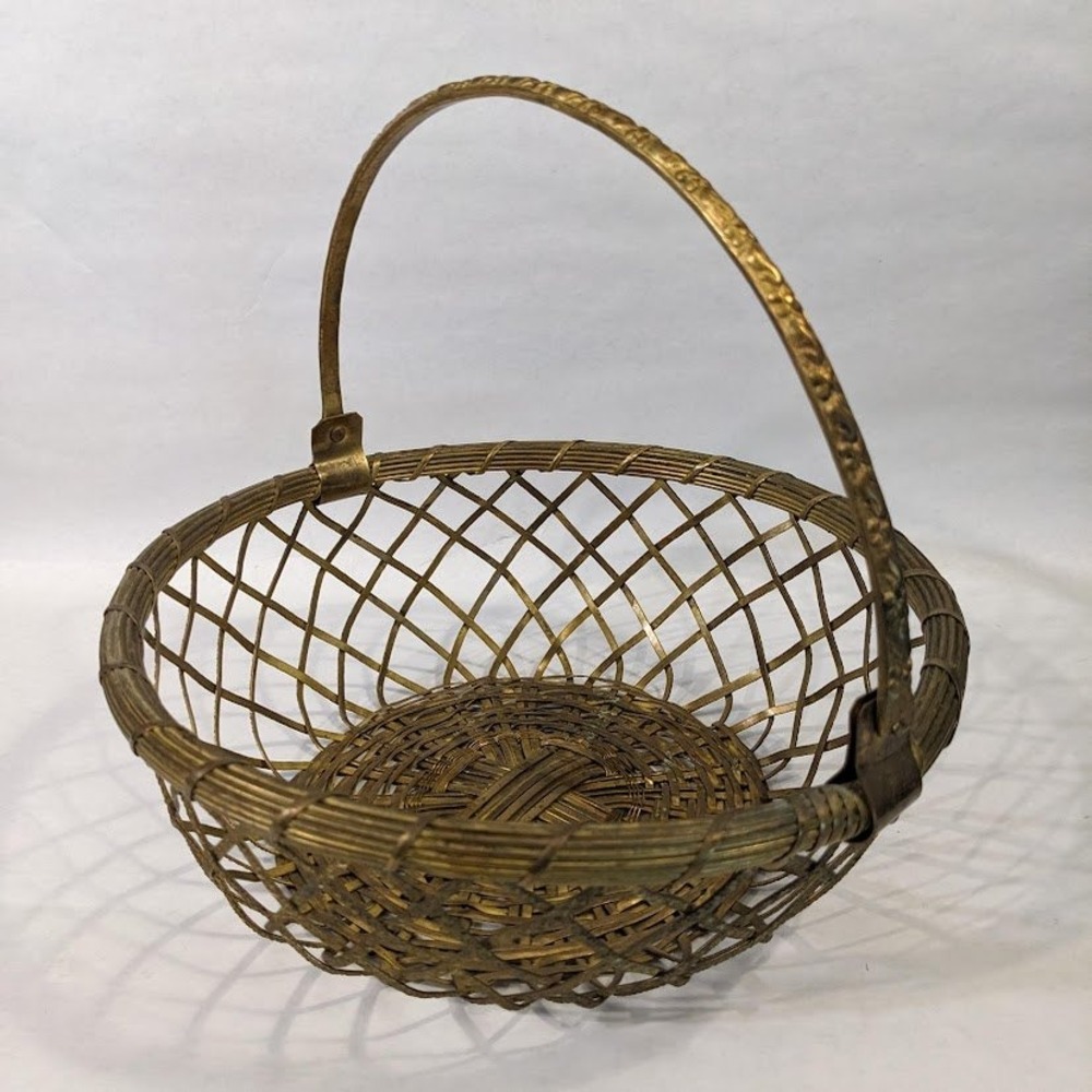 Vintage Brass Wire Basket Woven Lattice Metal Round Fruit Bowl Embossed Handle
